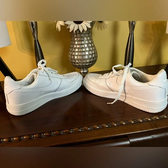 🔥Nike Air Force 1 ‘82 Limited Low White Men’s Sneakers! Great condition! Size:12 - Picture 4 of 9